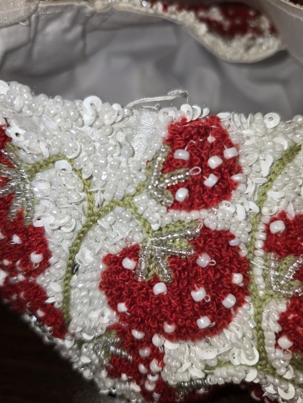 Viral Handcrafted Strawberry Beaded Shoulder Bag Purse Cottagecore NWT - Picture 4 of 14